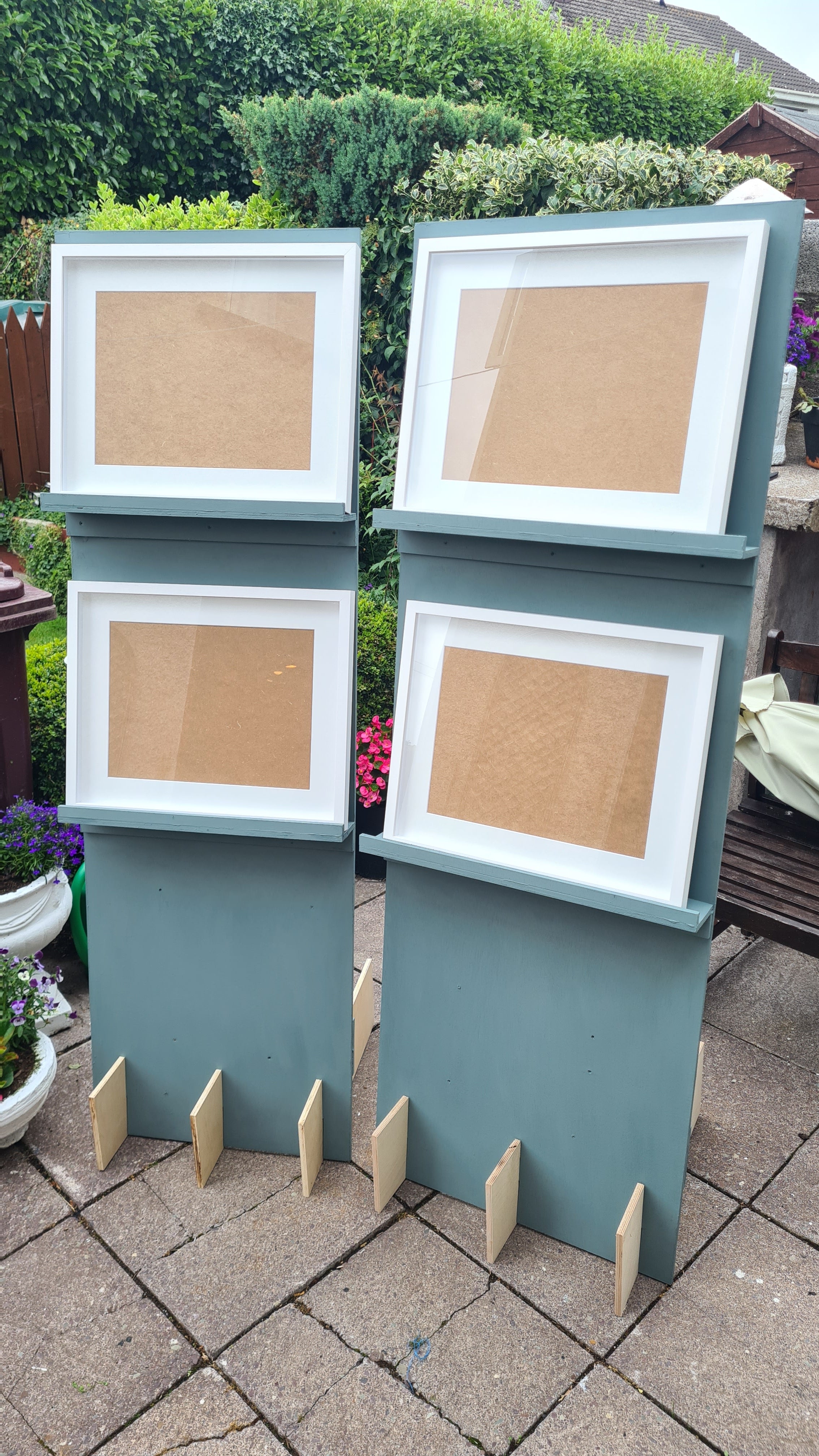Frame display units for Artists Expo's. (2 units)