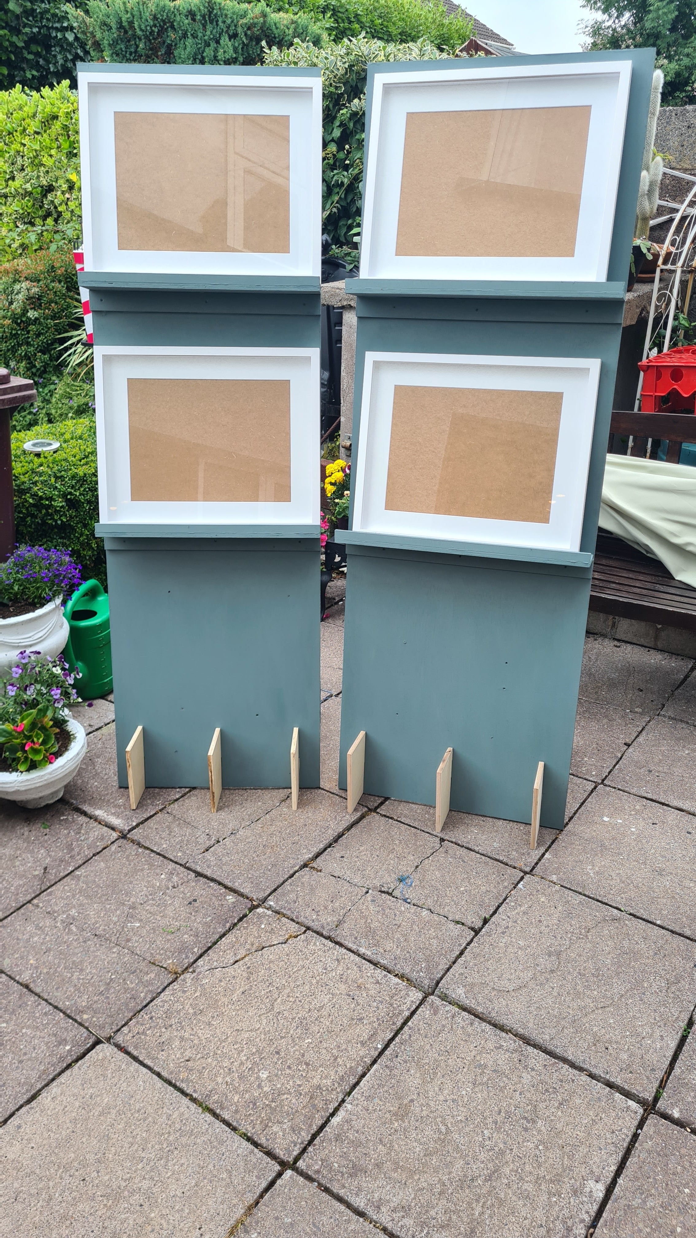 Frame display units for Artists Expo's. (2 units)