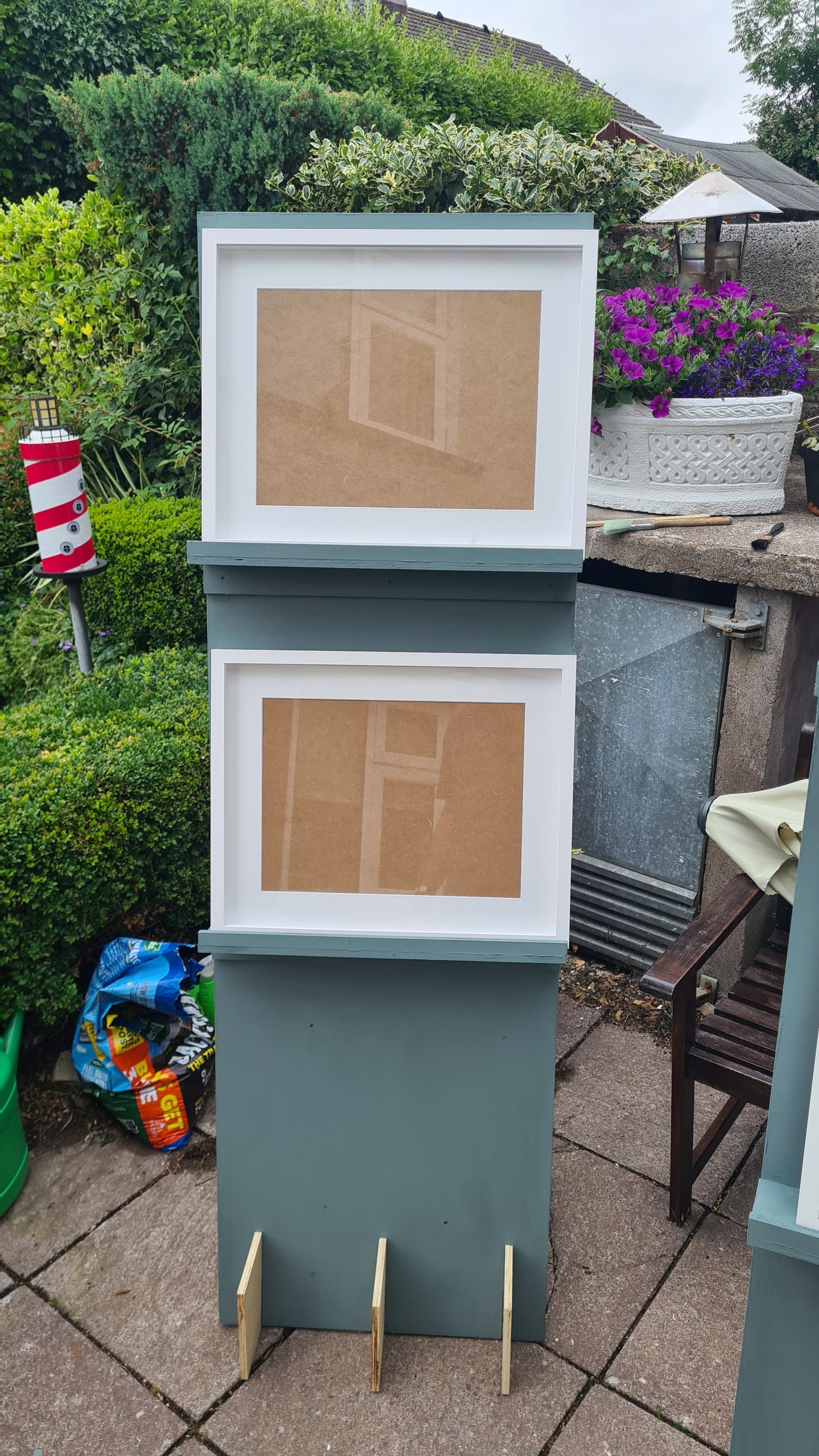 Frame display units for Artists Expo's. (2 units)